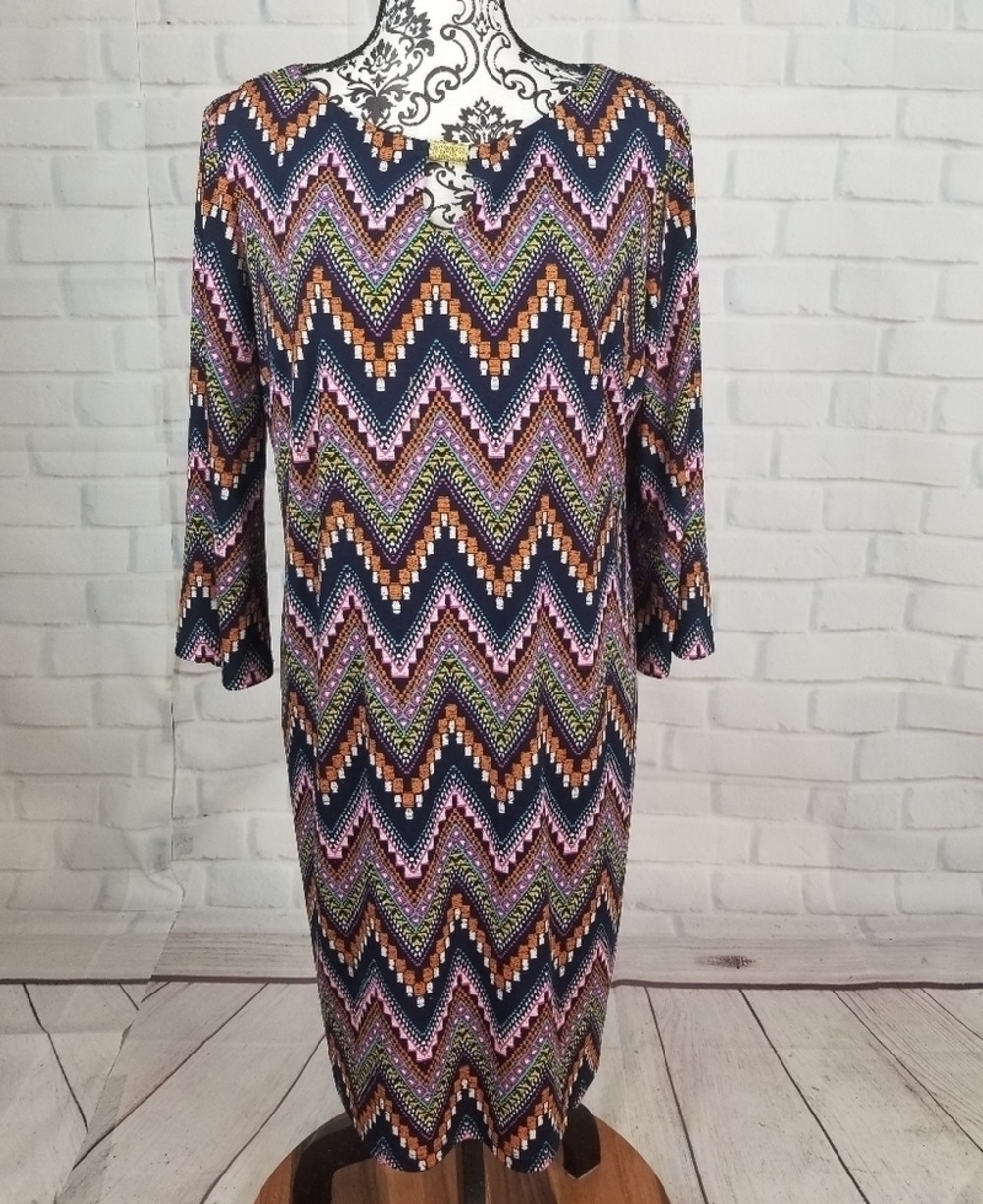 Emma & Michele size l geo print stretch knit dress